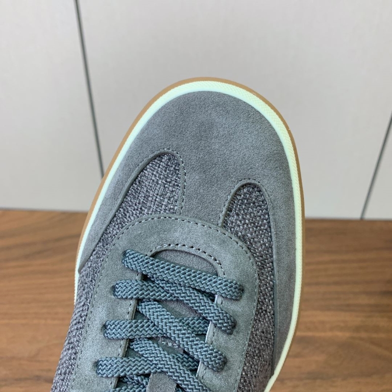L0r0 P1ana sneakers